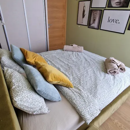 Panorama Oasis - Free Parking On Site - Air Con - Biz Wifi - Netflix ブラチスラヴァ